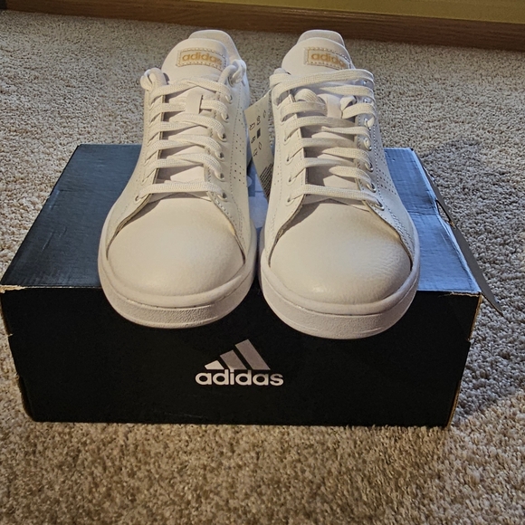 Adidas Advantage - Picture 2 of 5